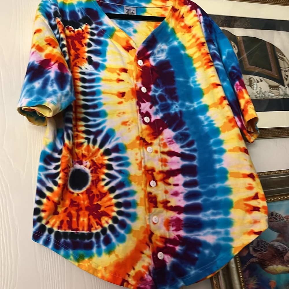 Women's Tie-Dye Top size XL ptp 25 inches